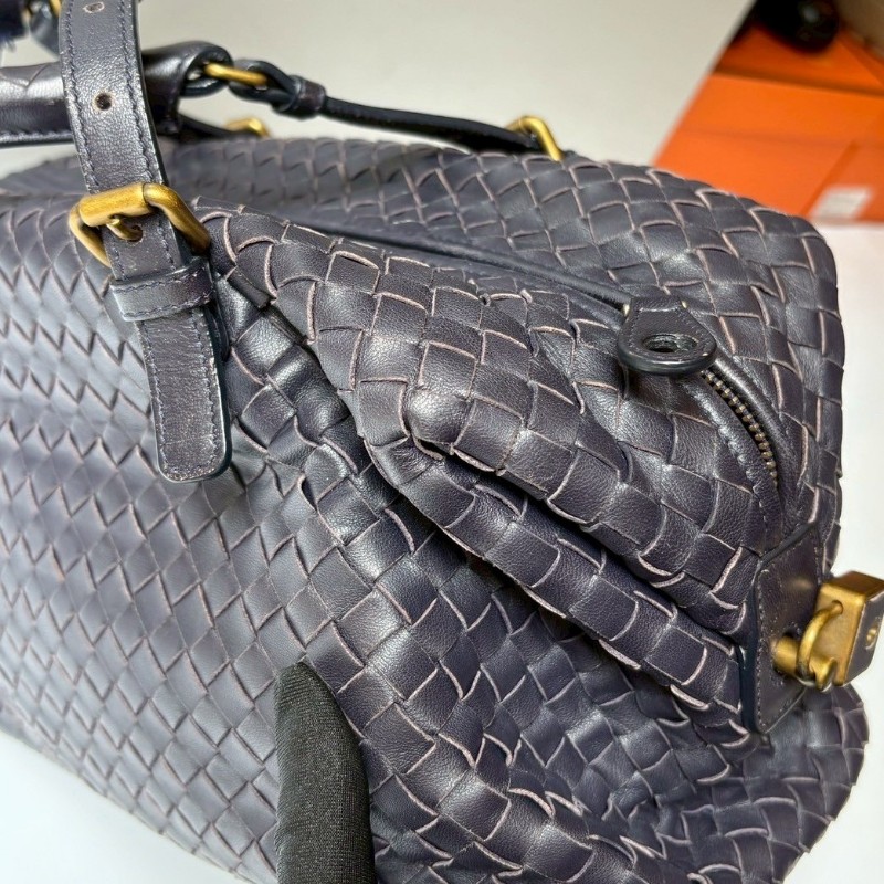 BV 紫黑皮革編織波士頓包-15