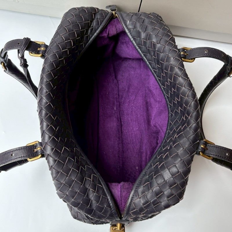 BV 紫黑皮革編織波士頓包-20