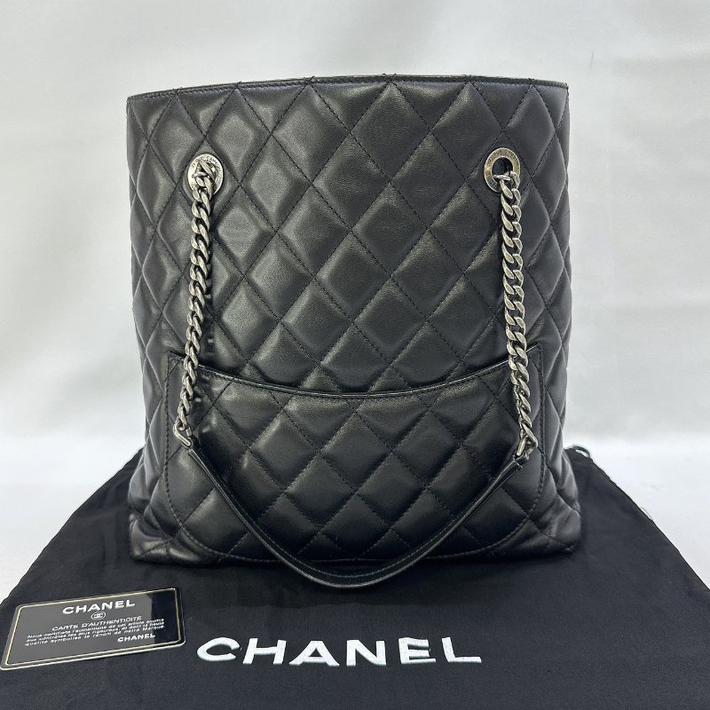 CHANEL 雙C菱格小羊皮托特包-1