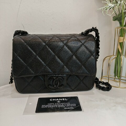 Chanel so black