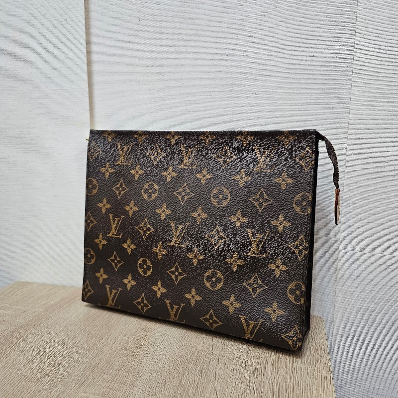LV老花Poche Toilette拉鏈盥洗包-16
