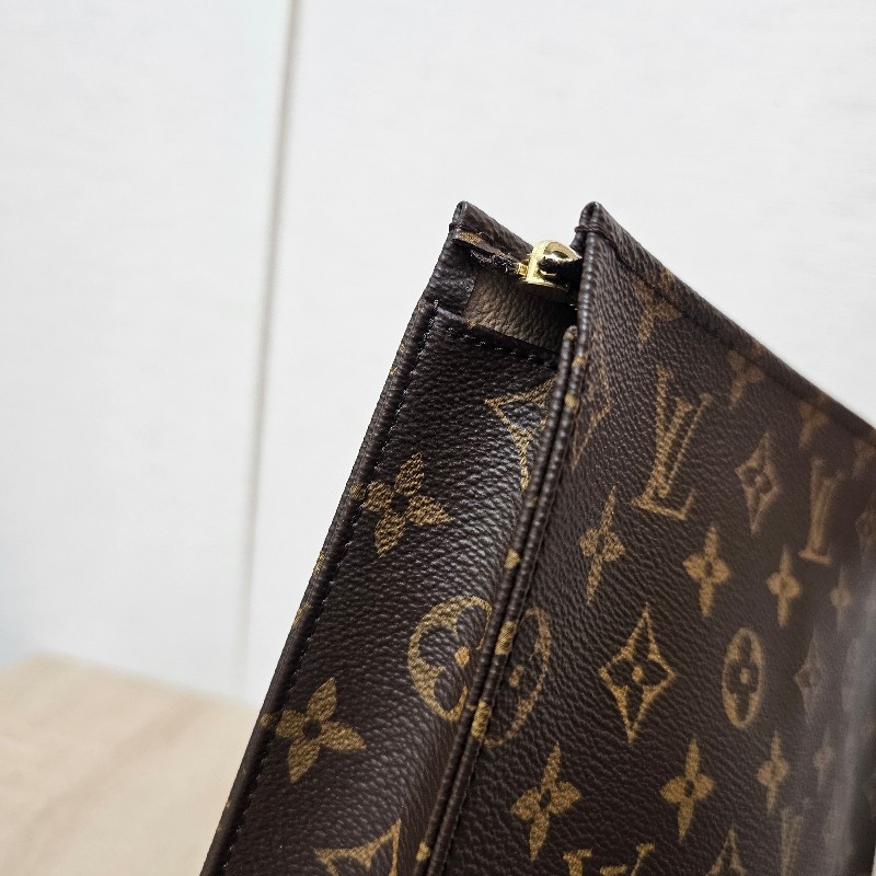 LV老花Poche Toilette拉鏈盥洗包-21