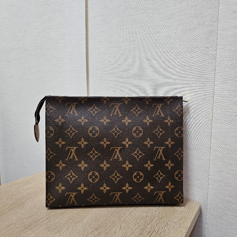 LV老花Poche Toilette拉鏈盥洗包-1
