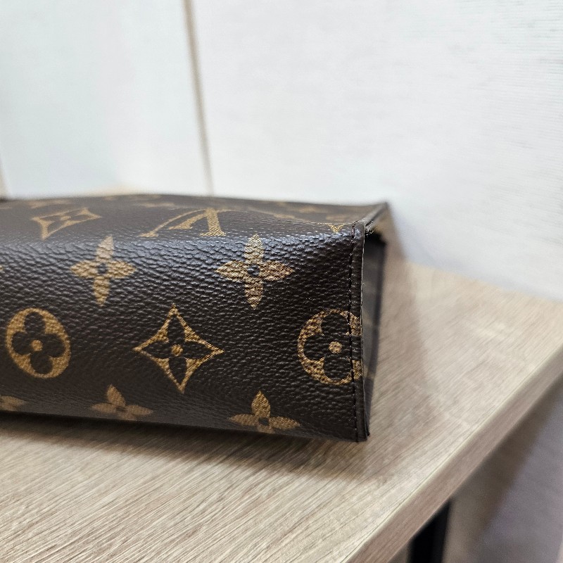 LV老花Poche Toilette拉鏈盥洗包-4