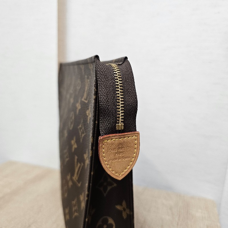 LV老花Poche Toilette拉鏈盥洗包-5