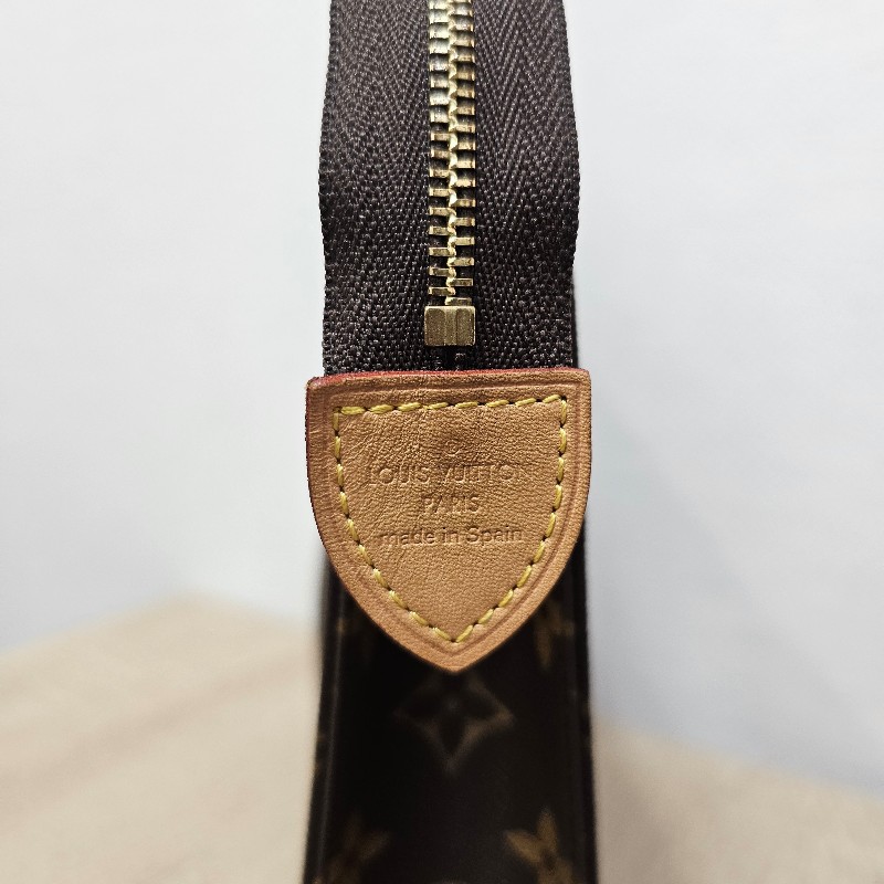 LV老花Poche Toilette拉鏈盥洗包-6