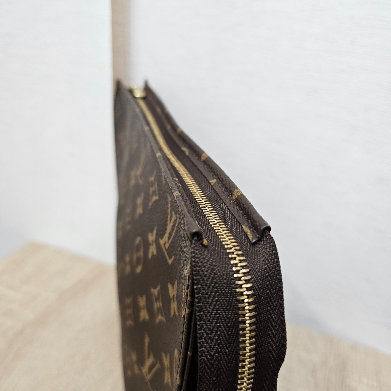 LV老花Poche Toilette拉鏈盥洗包-8