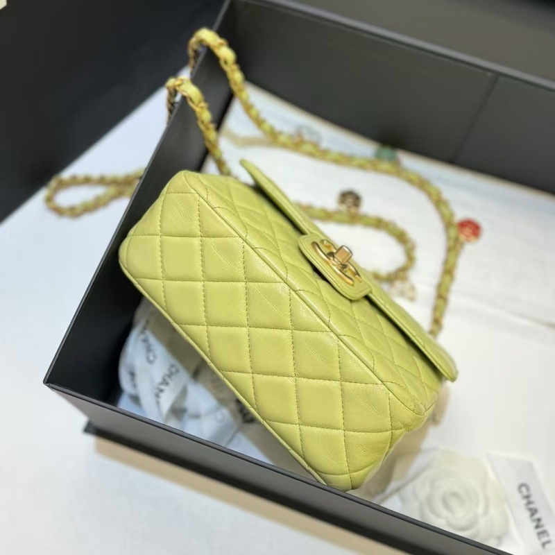 Chanel香奈兒羊皮徽章鏈條23C 方胖子-4