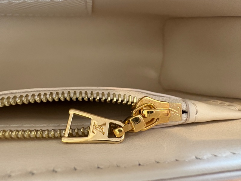 lv新款 twist west 23.5*13 米白色-11