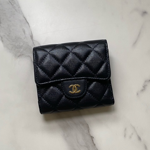 CHANEL 荔枝皮三折夾28開