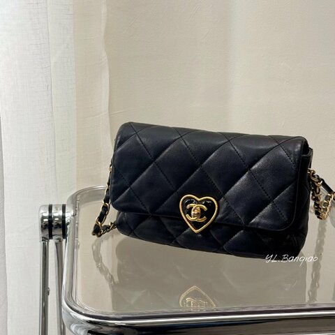 CHANEL Flap Bag愛心鎖扣黑色小羊皮鍊條包AS3986