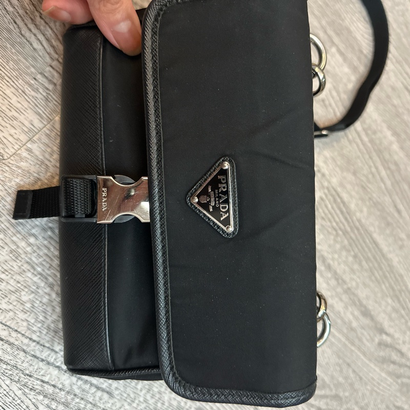 prada 郵差包-10