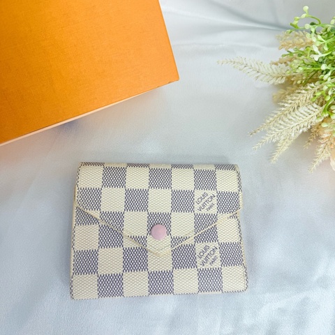 Louis vuttion Victorine 錢包 米白色棋盤格