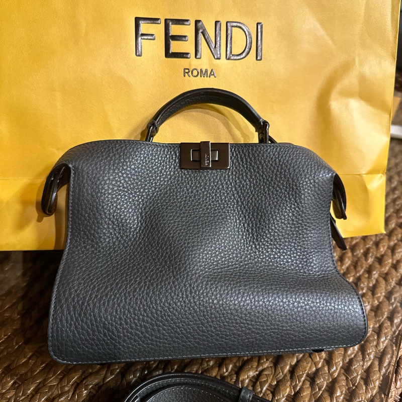 Fendi peekabooISEEU 迷你款 小牛皮斜背/手提包(深灰色)-7