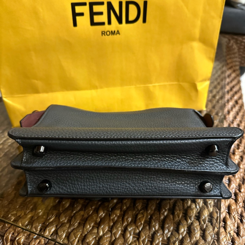 Fendi peekabooISEEU 迷你款 小牛皮斜背/手提包(深灰色)-9