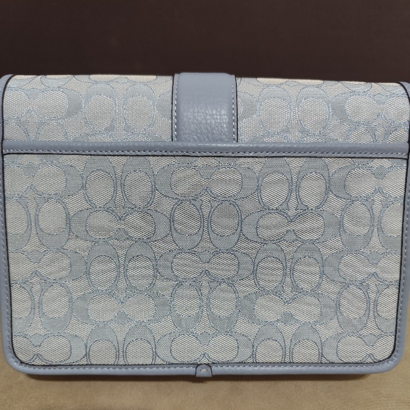 Coach Lonnie 香布蕾滿版圓標郵差包 寶寶藍 全新(年末限時特價1/1止)-23