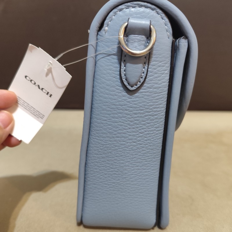 Coach Lonnie 香布蕾滿版圓標郵差包 寶寶藍 全新(年末限時特價1/1止)-26