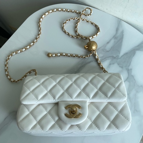 Chanel 白色金球大mini