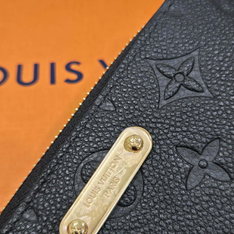 LV M12425 最新款 超級實用多夾層 拉鍊中夾-2