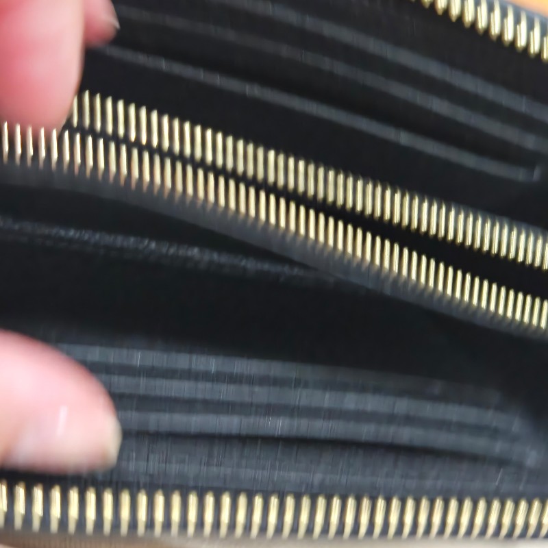 LV M12425 最新款 超級實用多夾層 拉鍊中夾-15