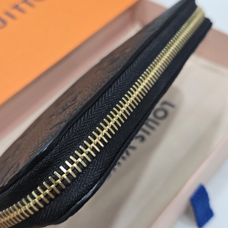 LV M12425 最新款 超級實用多夾層 拉鍊中夾-23