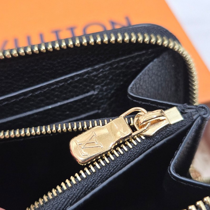 LV M12425 最新款 超級實用多夾層 拉鍊中夾-24