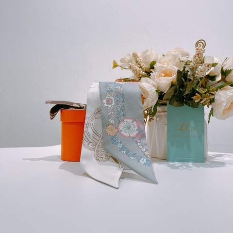 TW4344 Hermes 愛馬仕 絲巾 Brides De Gala En Fleurs Twilly