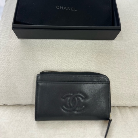 Chanel 復古全皮款L拉卡包