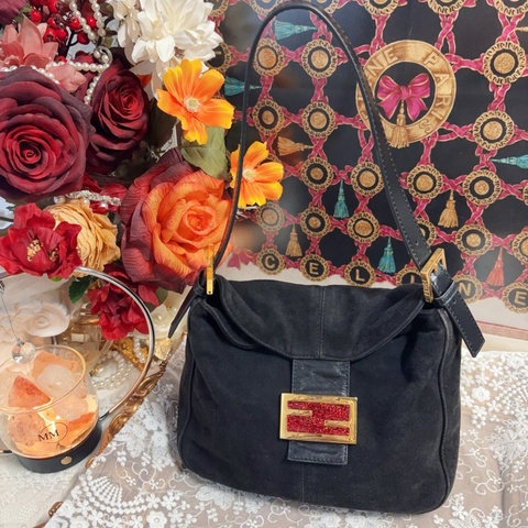 Fendi 黑金麂皮法棍腋下袋