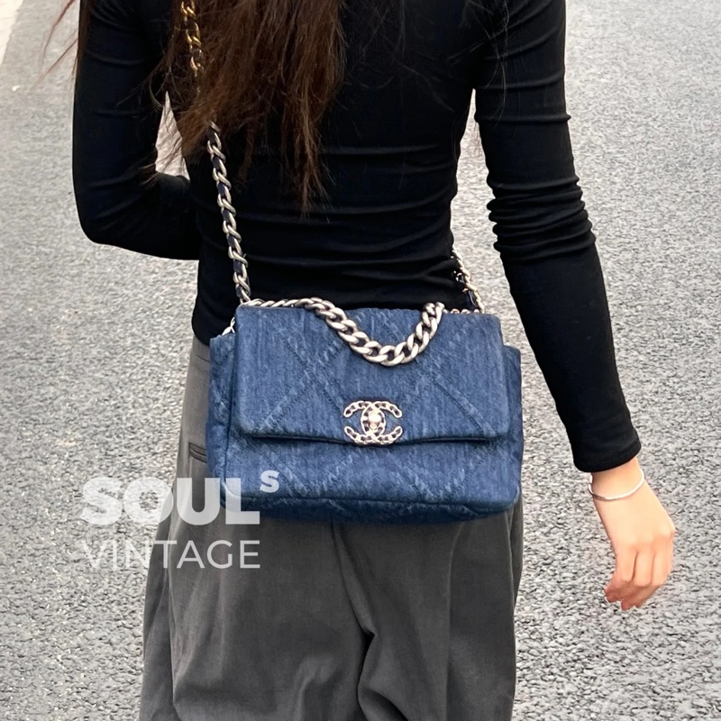 🈶購證 #22萬入手 #閒置絕版收藏 香奈兒19bag牛仔銀扣小號 芯片款-0