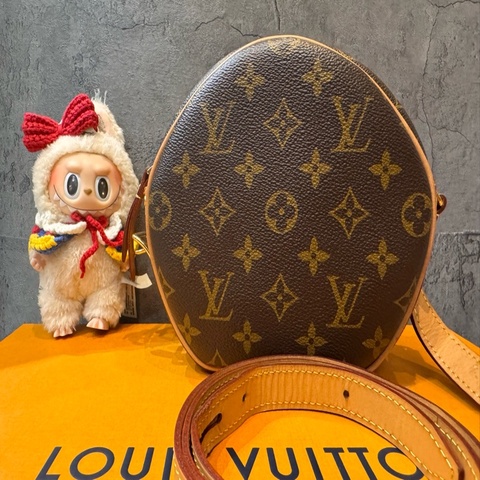 LOUIS VUITTON 新款大圓餅包18*17*8 💛