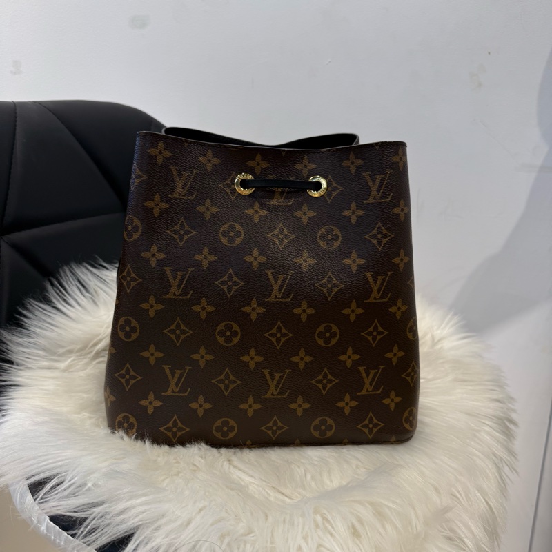 LV 老花水桶包 黑-1