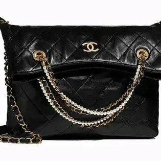 ::CHANEL:: 黑色皮革AS2213 秋冬限量珍珠購物袋 流浪包 購物包 手提斜背包 掀蓋包