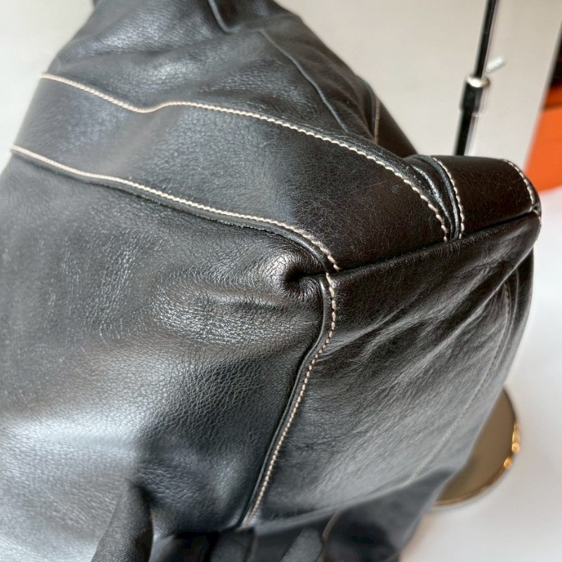 Gucci 黑皮革騎士刻印大托特包-10