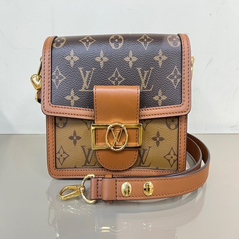 LV mini Dauphine 肩斜背包