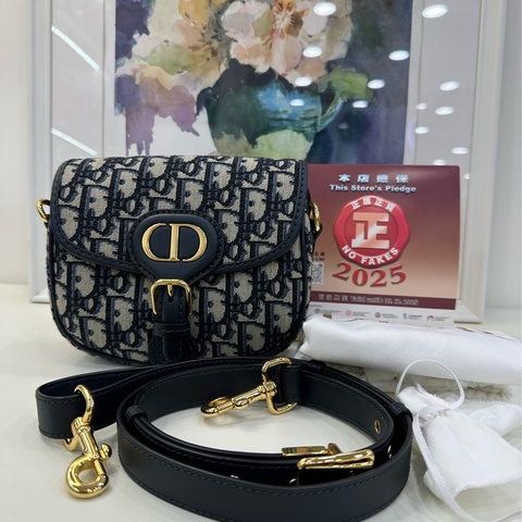 DIOR迪奧老花BOBBY手袋斜背包 近全新 尺寸18*14*4cm 上身滿滿高級感 迪麗熱巴同款