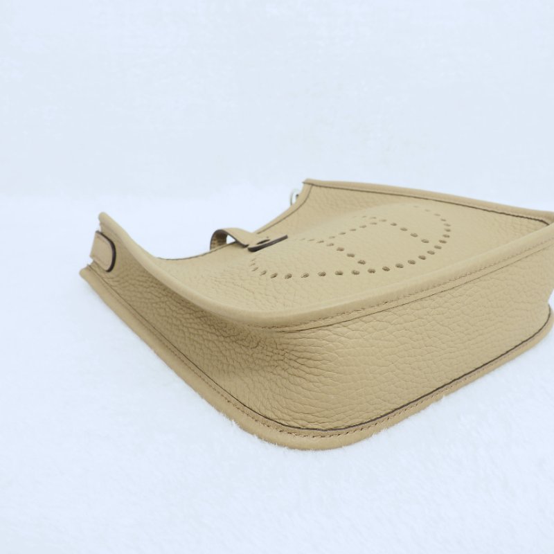 閒置新品 Hermes Mini Evelyne 8Q Beige Marfa 愛馬仕伊芙蓮 馬爾法米色銀扣-2