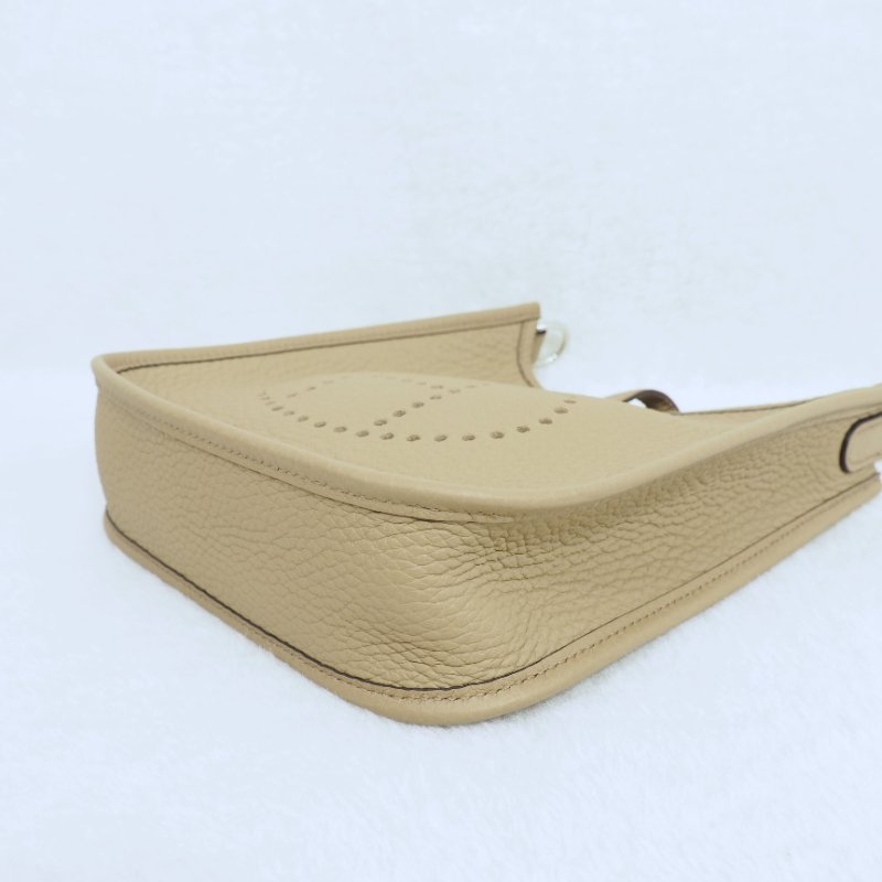 閒置新品 Hermes Mini Evelyne 8Q Beige Marfa 愛馬仕伊芙蓮 馬爾法米色銀扣-3