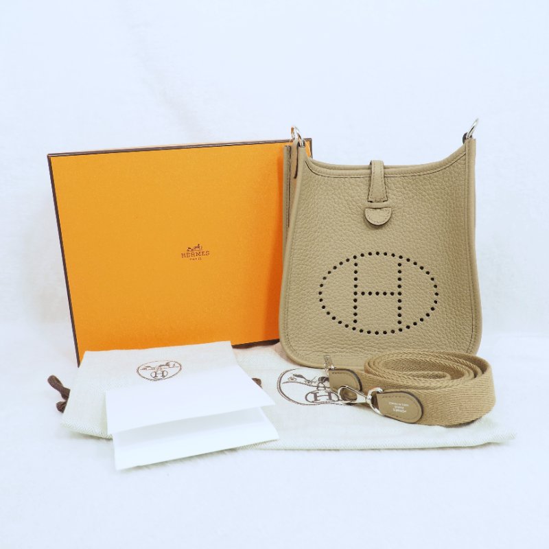 閒置新品 Hermes Mini Evelyne 8Q Beige Marfa 愛馬仕伊芙蓮 馬爾法米色銀扣-7