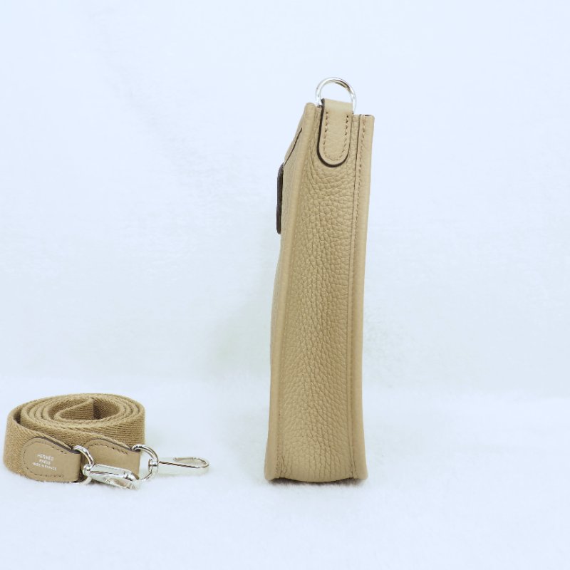 閒置新品 Hermes Mini Evelyne 8Q Beige Marfa 愛馬仕伊芙蓮 馬爾法米色銀扣-10