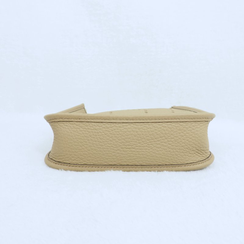 閒置新品 Hermes Mini Evelyne 8Q Beige Marfa 愛馬仕伊芙蓮 馬爾法米色銀扣-12