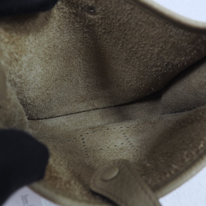 閒置新品 Hermes Mini Evelyne 8Q Beige Marfa 愛馬仕伊芙蓮 馬爾法米色銀扣-16