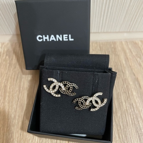 CHANEL 雙C雙色水鑽耳環