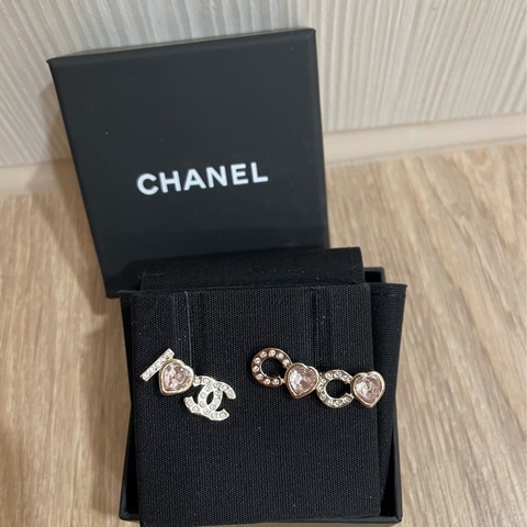 CHANEL 粉色愛心🩷水鑽耳環