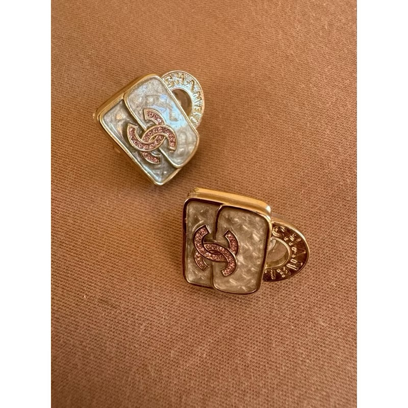 全新Chanel 香奈兒24s 隱藏版手袋造型!耳夾!白色-1