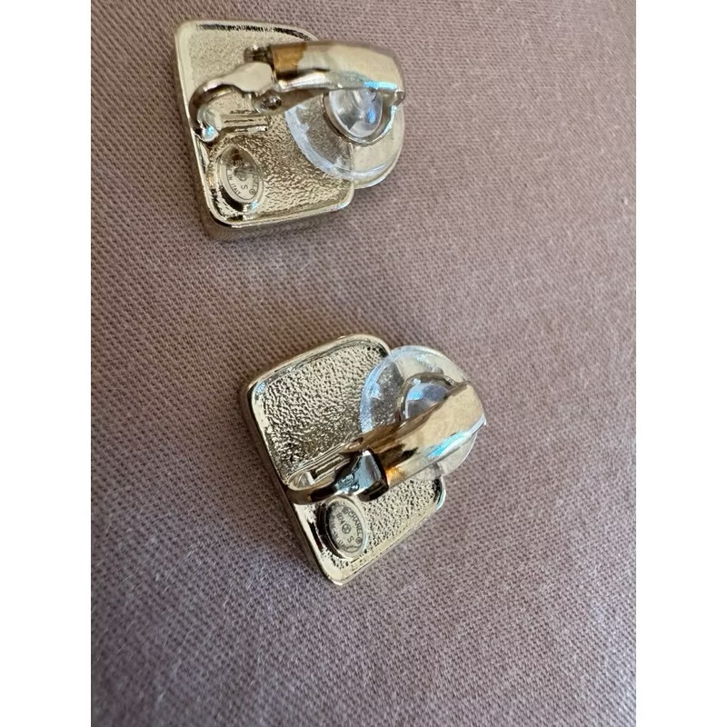 全新Chanel 香奈兒24s 隱藏版手袋造型!耳夾!白色-2