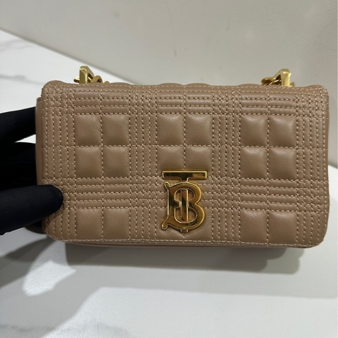 Burberry Lola 羊皮泰奶色