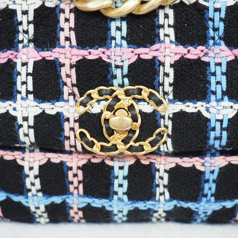 全球限量高定款!! 稀有CHANEL 19 HANDBAG 22S春夏高定限量版 Tweed 彩線粗花呢-25