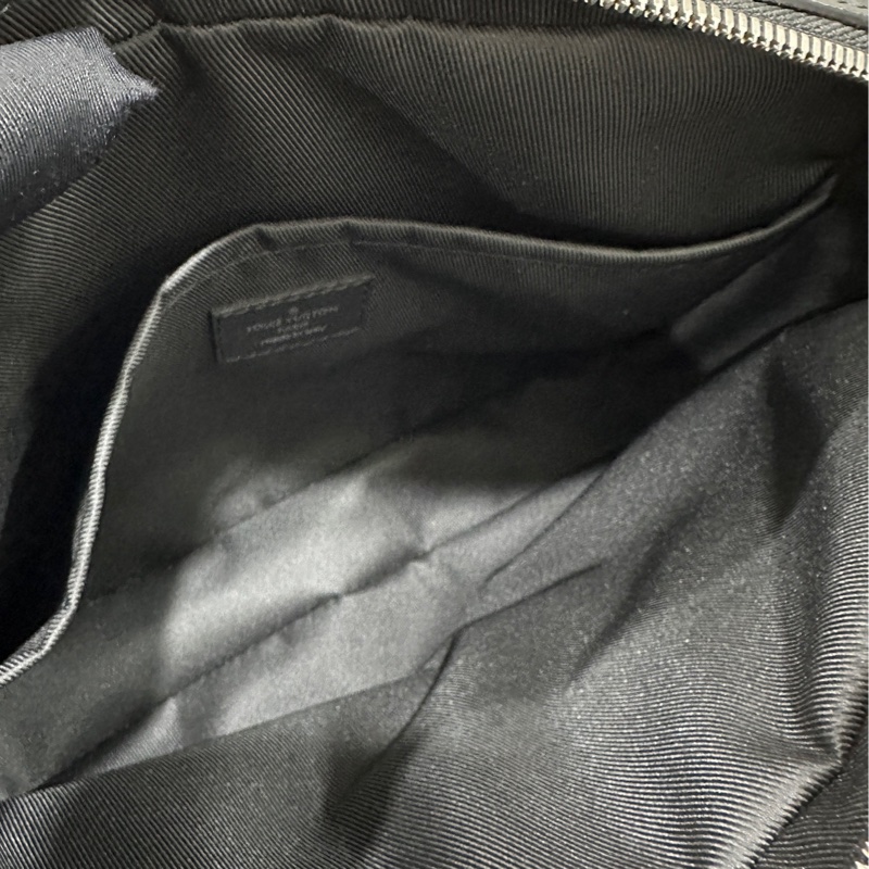 Lv 男生郵差包-12