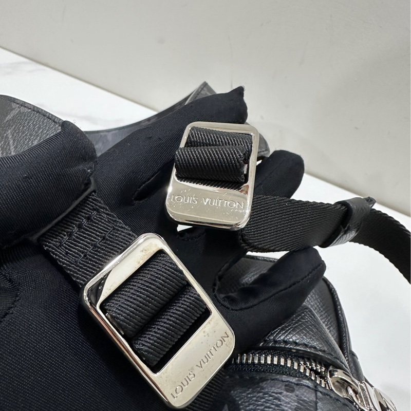 Lv 男生郵差包-13